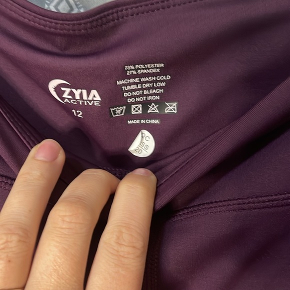 Zyia Plum Logo Stripe Light n Tight Hi Rise crop 17” - Picture 4 of 7